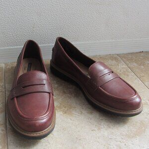 Clark's Mahogany Brown Leather Loafers Size 7 NWOB